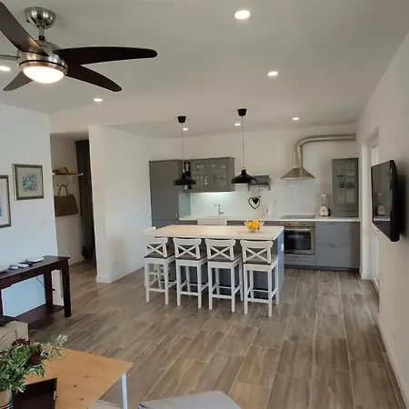 Aria Apartment Sumartin Exterior photo