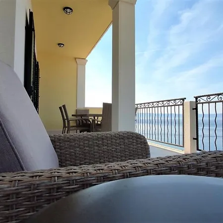 Aria Apartment Sumartin Exterior photo
