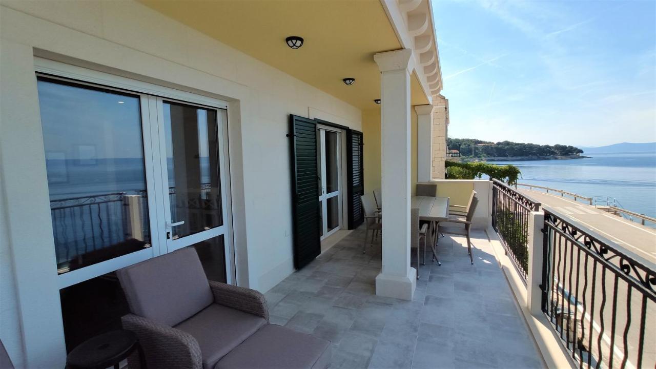 Aria Apartment Sumartin