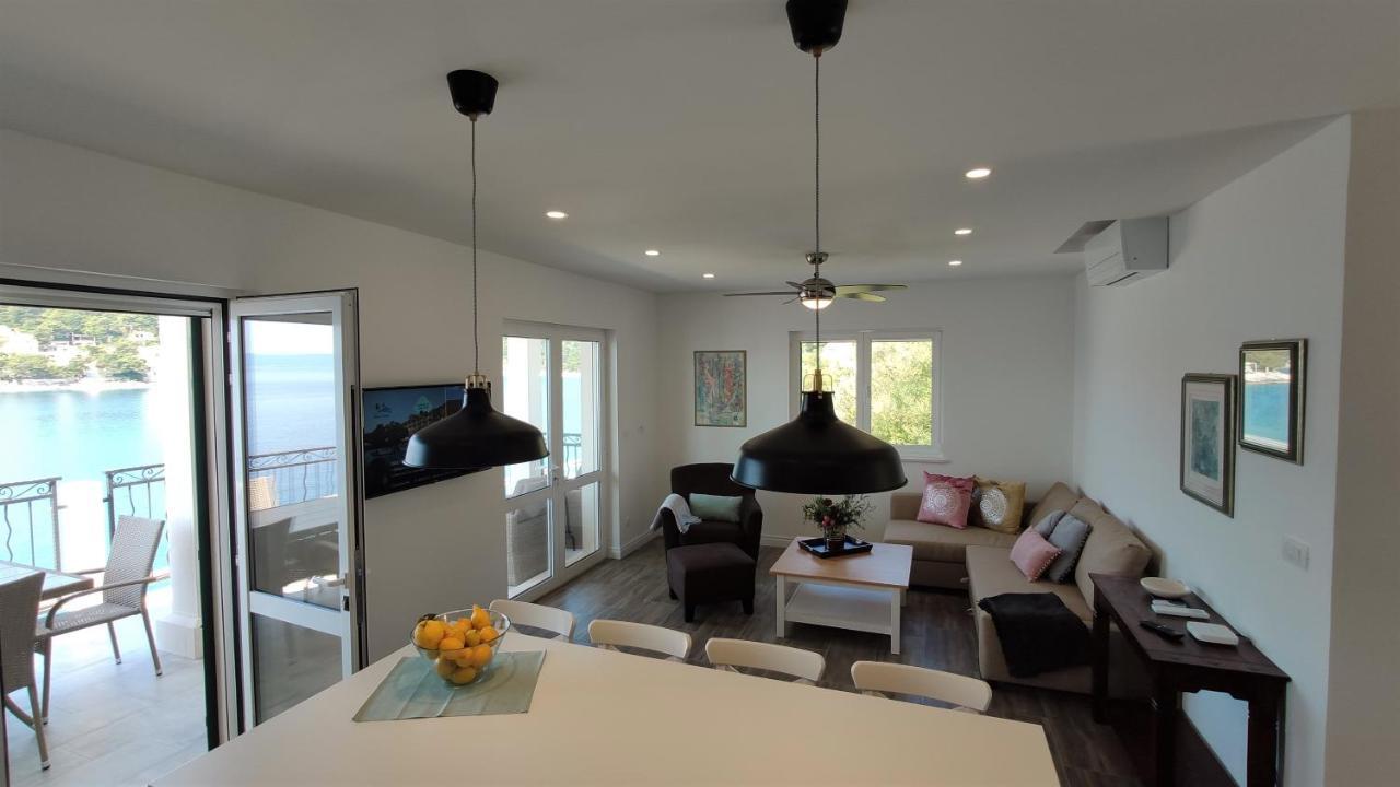 Aria Apartment Sumartin