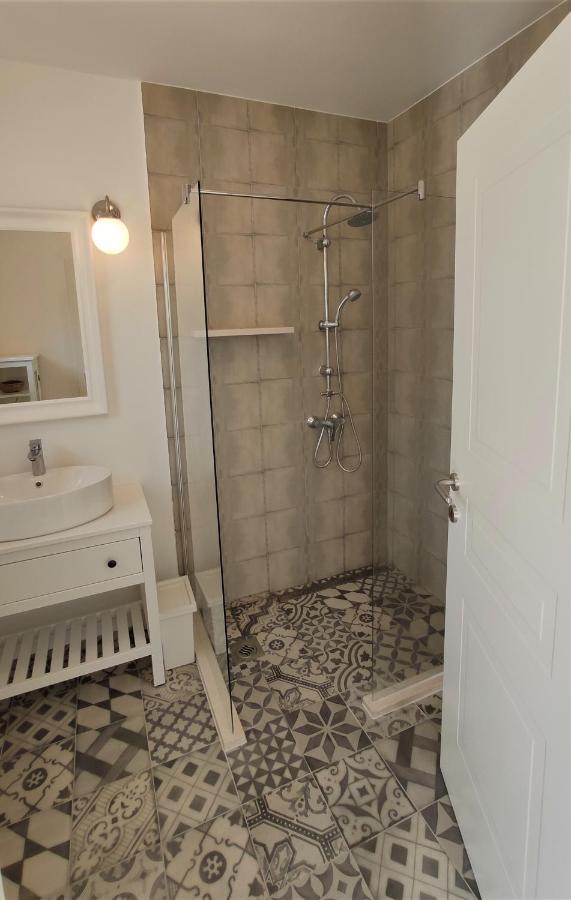 Apartment Aria